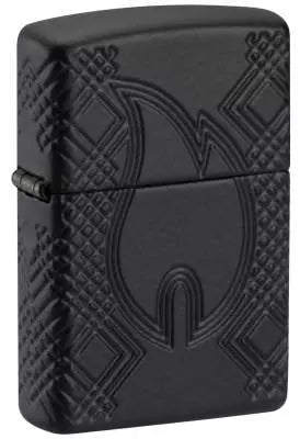 Zippo Feuerzeug Black Matte mit Multi-Cut Gravur – Vorderseite