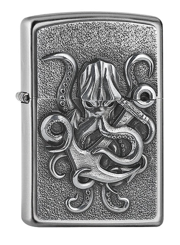 Ein wunderbares Emblem eines Tintenfisches, in seinen Armen hält er einen Anker. Ein tolles Oktopus Zippo Feuerzeug.