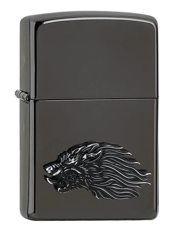 High Polish Black, eine wunderbare Basis für dieses Zippo Werwolf Emblem. Edel und fein produziert.
