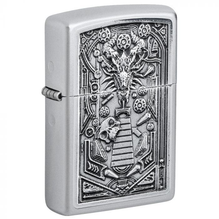 Dieses Emblem Flipper/Pinnball Zippo Benzinfeuerzeug ist wunderbar mit vielen Details versehen. Als Basis dient ein Satin Chrome Zippo.