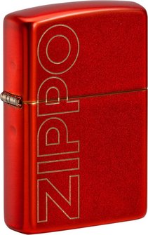 Ein eloxiertes Finish, ein wunderbares metallisches Rot, das goldene Logo, einfach toll produziert. Eine sehr schöne Farb-Ergänzung des Basic Zippo Feuerzeug Sortiments.