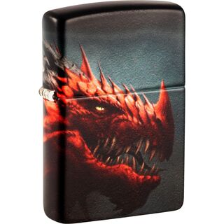 Dieser rote Drachen zeigt, wieso er gefürchtet wird. Ein eindrückliches und schön detailliertes Zippo Feuerzeug der Premium Serie.