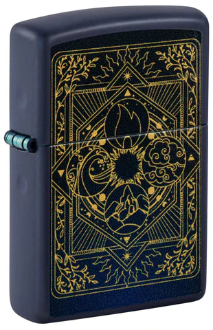 Die vier Elemente stehen auf diesem schönen Navy Blue Matte Zippo Benzinfeuerzeug im Zentrum. Wunderbare Verzierungen runden dieses tolle Zippo Design ab.