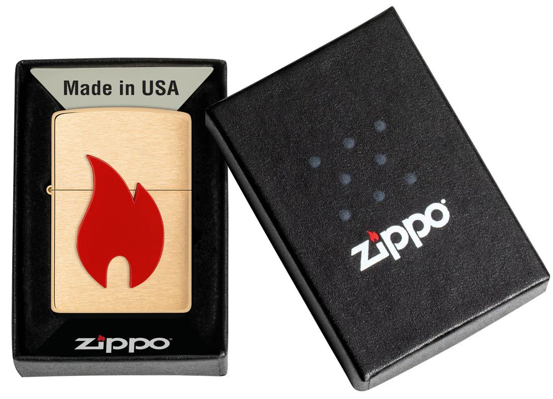Zippo Feuerzeug in schwarzer Geschenkbox neben geöffneter Zippo Verpackung.