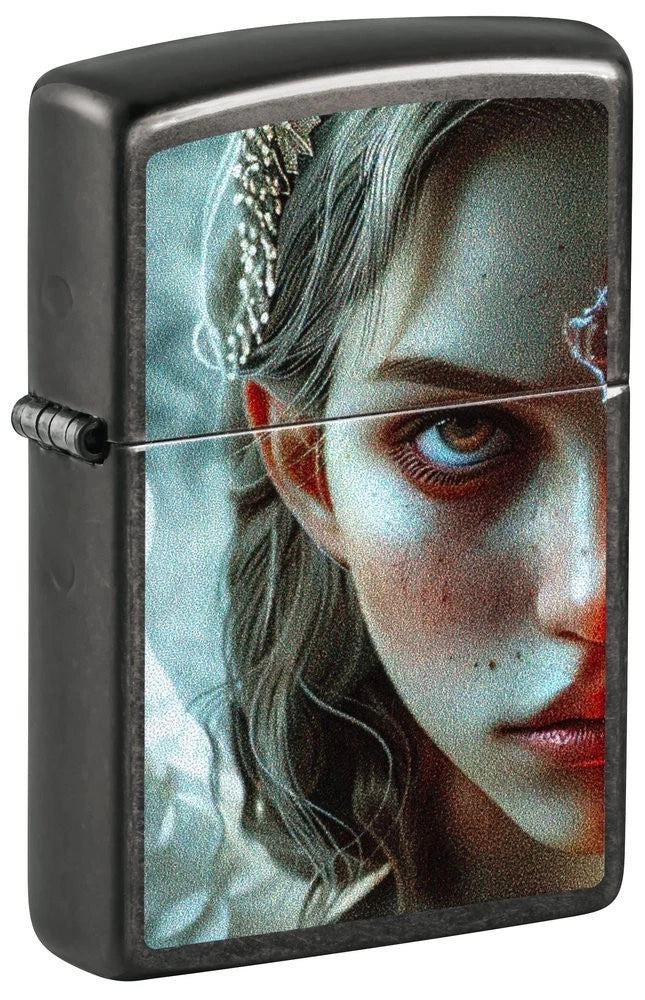 Zippo Feuerzeug mit Engel-Design auf grauer Oberfläche