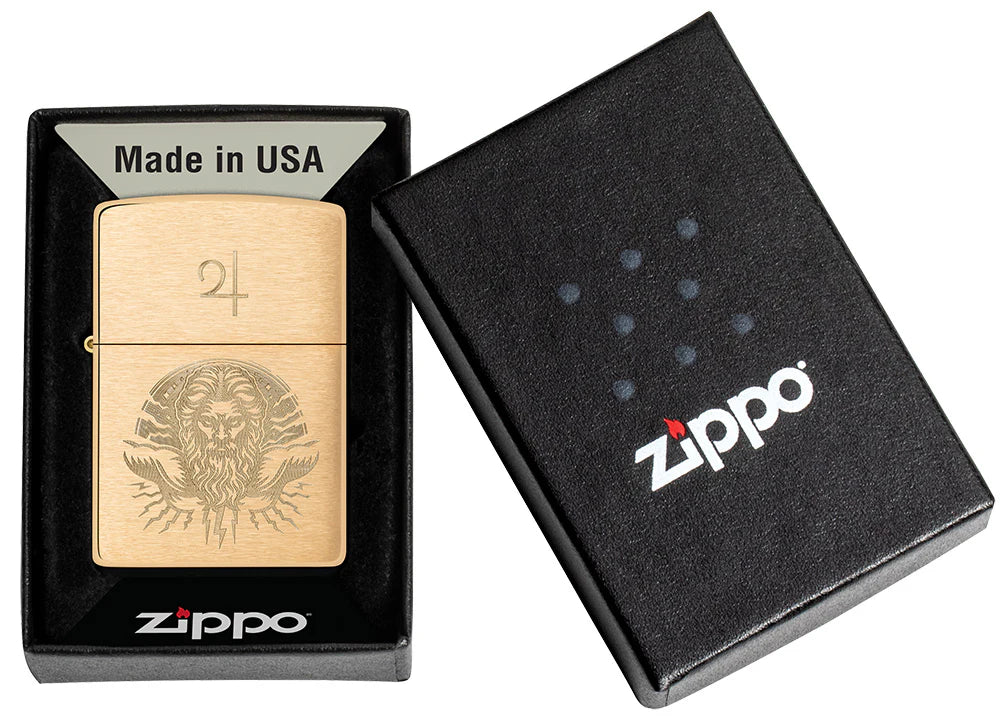 Goldenes Zippo-Feuerzeug mit Jupiter-Motiv in geöffneter Geschenkverpackung mit schwarzer Zippo-Geschenk-Box.