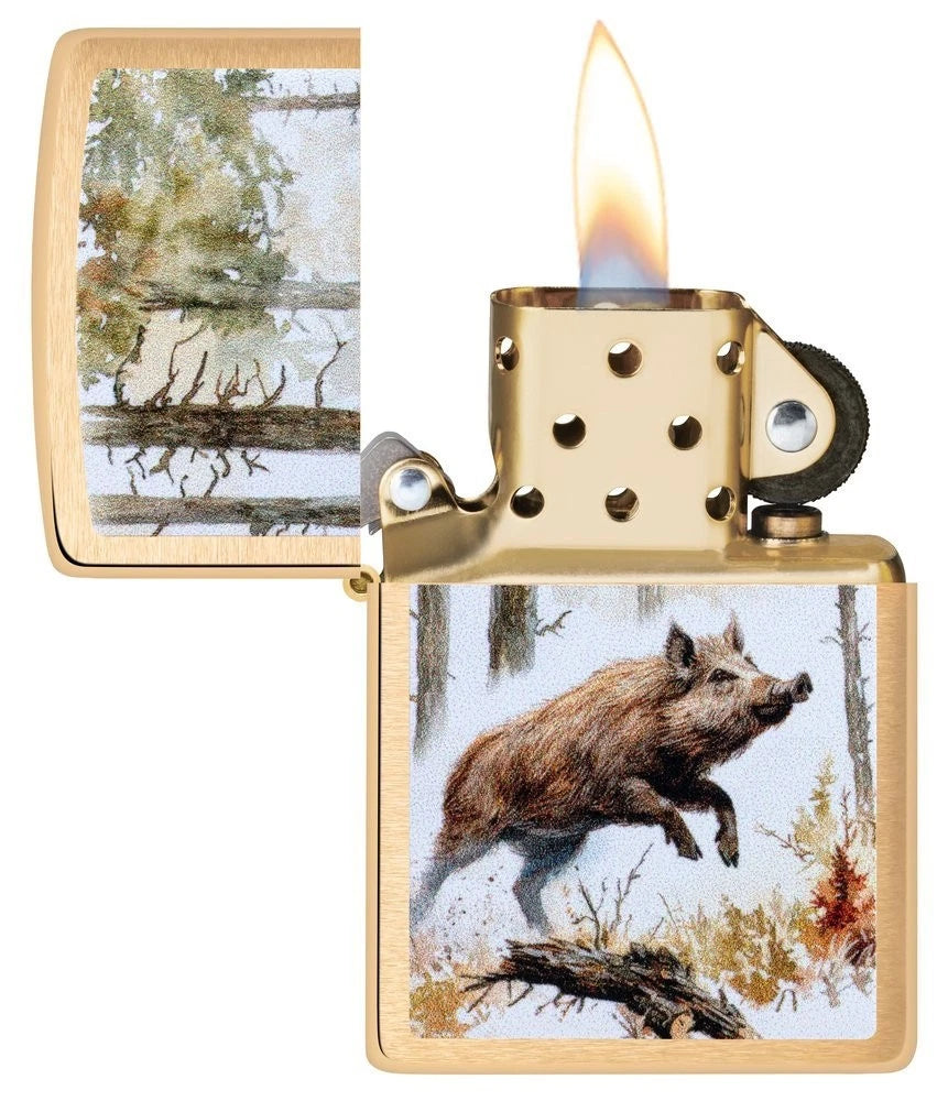 Offenes Zippo Feuerzeug Wildschwein mit brennender Flamme