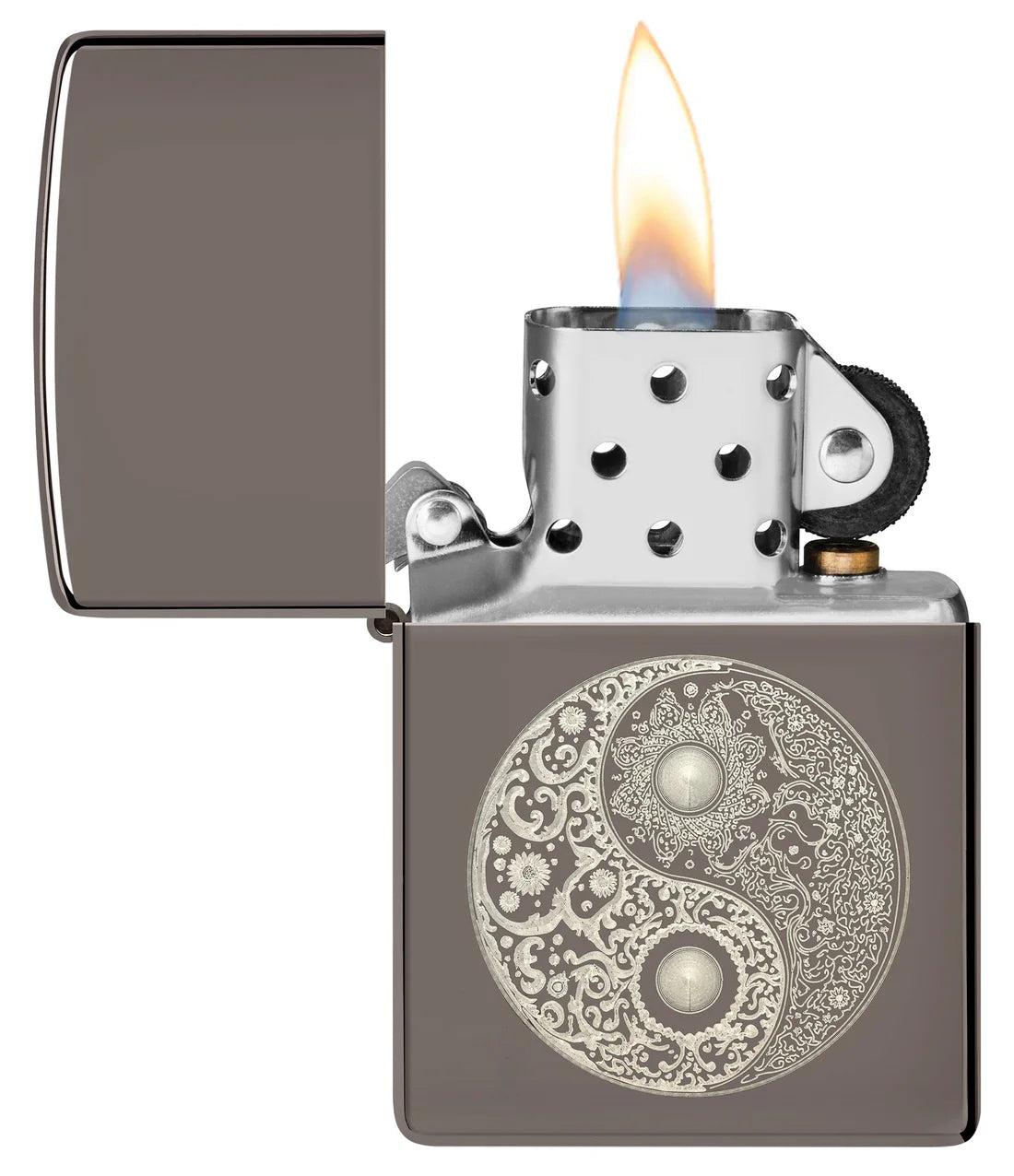 Geöffnetes Zippo Black-Ice-Feuerzeug mit Flamme und runder Gravur, Detailansicht