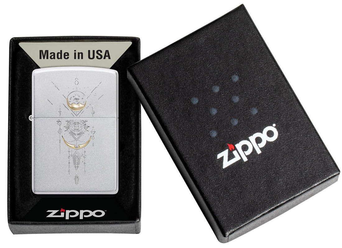 Satin-Chrome-Zippo-Feuerzeug mit einem geometrischen ZEN Motiv in Geschenkbox
