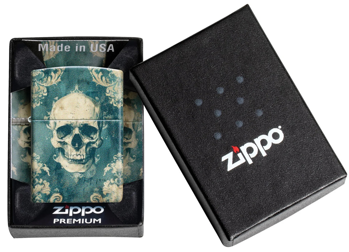 Zippo Feuerzeug Totenkopf auf Wandteppich in Premium Verpackung mit 540 Grad Color Design