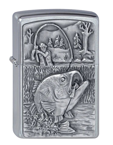 Dieser Fisch hängt wohl am Hacken, Ein schönes Chrome Brushed Emblem Zippo Benzinfeuerzeug für den Angler.