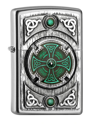 Das Celtic Green Cross ist eines der beliebtesten Motive aus der Keltischen Mythologie, ein wunderbar verziertes Satin Chrome Zippo Benzinfeuerzeug.