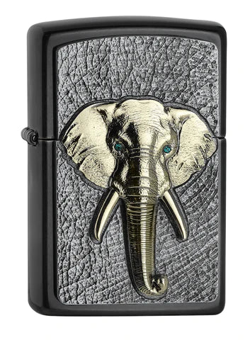 Ein geniales Zippo Elefant Benzinfeuerzeug. Das Emblem wurde in goldener Farbe ausgearbeite. Der Elefant hat leuchtende Augen mit kleinen Kristallen. Ein wunderbares Zippo für den Freund aller Elefanten.