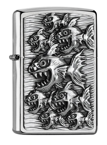 Vor diesem Chrome Brushed Zippo Benzinfeuerzeug sollten sich Fremde einfach fernhalten, den diese Piranhas haben Zähne die niemand kennen lernen will.