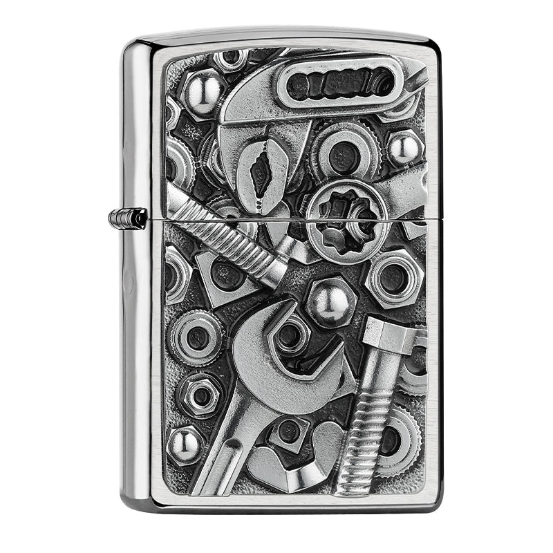 Ein wunderbares Zippo Werkzeug mit Muttern, Schrauben und Schlüsseln. Ein tolles Zippo Emblem.