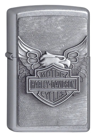 Dieses Zippo Benzinfeuerzeug mit dem Logo von Harley Davidson ist wohl eines der beliebtesten Motive. Der Adler breitet seine Flügel schützen über dem Logo aus.