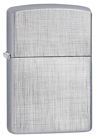 Wie ein Leinen-Tuch, ein bekanntes Webmuster in der Textilindustrie. Ein Chrome Finish, klassisch gebürstet. Ein schönes Linen Weave Zippo Benzinfeuerzeug.