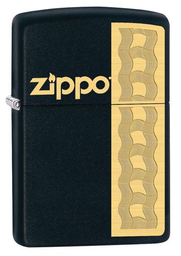 Schwarz mit Gold und Zippo Logo, schlicht und doch sehr edel. Ein schönes Black Matte Zippo Benzinfeuerzeug.