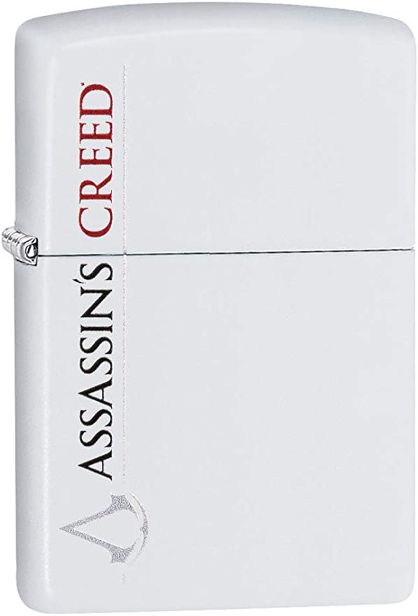 Ein wundervolles Zippo Feuerzeug Assassins Creed in einer White Matte Ausführung mit rotem um schwarzem Schriftzug.