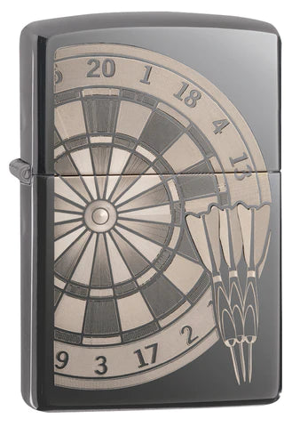 Ein wunderbares Zippo Dart Benzinfeuerzeug. Als Basis dient das Black Ice, veredelt mit einer gravierten Dart Scheibe mit drei Pfeilen im Vordergrund. Ein Muss für den Dart Fan.