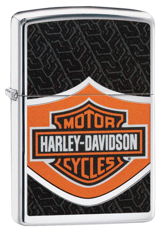 Ein wunderbares oranges Logo auf dem Reifen platziert. Auf diesem High Polish Chrome Harley-Davidson Zippo Benzinfeuerzeug kommt das Color Image sehr schön zur Geltung.
