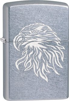 Ein wunderbares im Lustre Verfahren produziertes Zippo Adler Benzinfeuerzeug. Im Zentrum der König der Lüfte - der Adler.