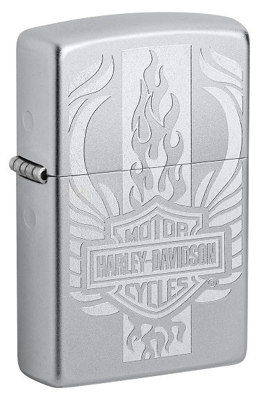 Das Harley-Davidson Logo mit Flamme auf einem Satin Chrome Zippo Feuerzeug.