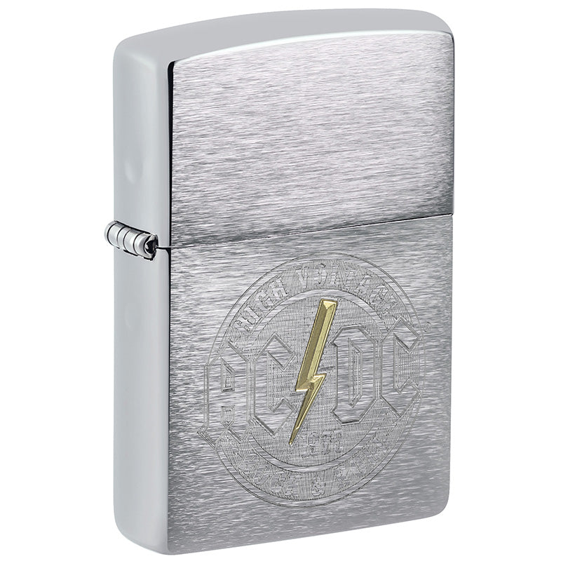 AC/DC - ein wunderbares Street Chrome Zippo Benzinfeuerzeug, das Logo im Zentrum, der Pfeil in goldener Farbe graviert. Ein Muss für jeden AC/DC Fan.